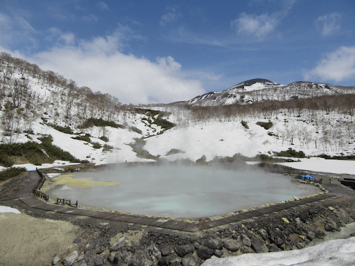 北海道蘭越町 大湯沼